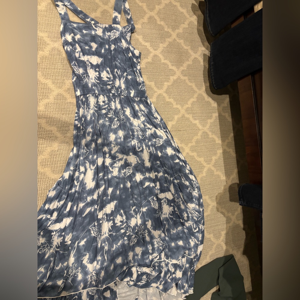 Splendid Blue and White Patterned Top